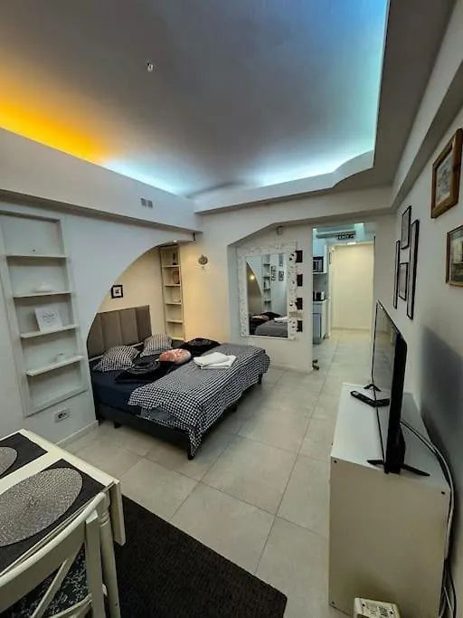 Apartment Happy Studio Calea Victoriei Bucharest Romania